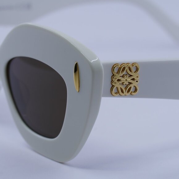 Loewe LW40127I 25E Sunglasses Ivory Cat Eye Frame, Brown Lenses main image 8
